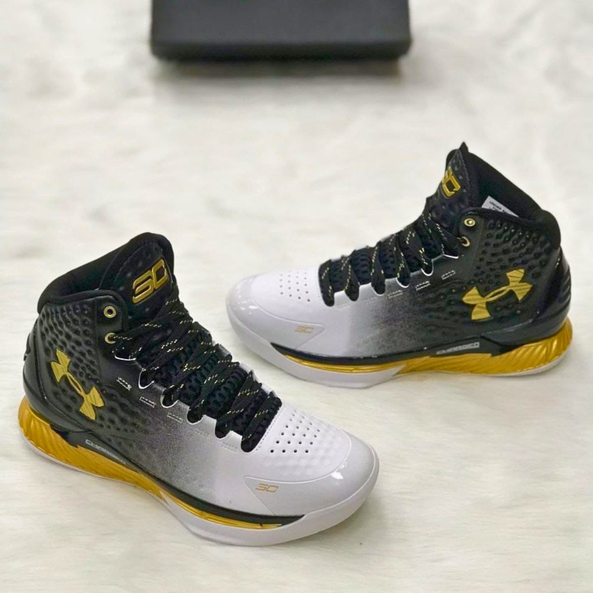 tenis under armour basketball original para hombre color negro blanco amarillo Comprar tienda onlineshoppingcenterg Colombia centro de compras en linea